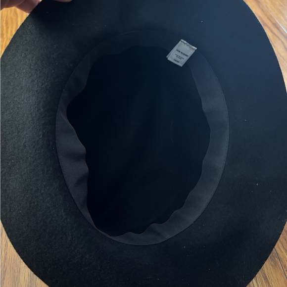 WIDE BRIM FEDORA HIPPIE HAT WITH BLACK & GOLD RIBBON TRIM * JOE BOXER - OSFM - Picture 4 of 7